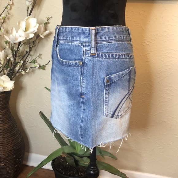 Fossil Denim White Wash Raw Hem Mini Skirt 4 - Picture 5 of 8